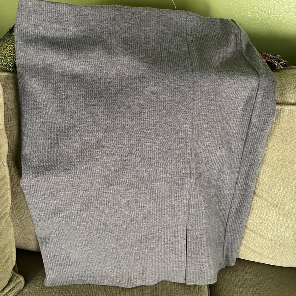 Loft, Pull On skirt. XL. Groove sweater material. - Picture 6 of 7